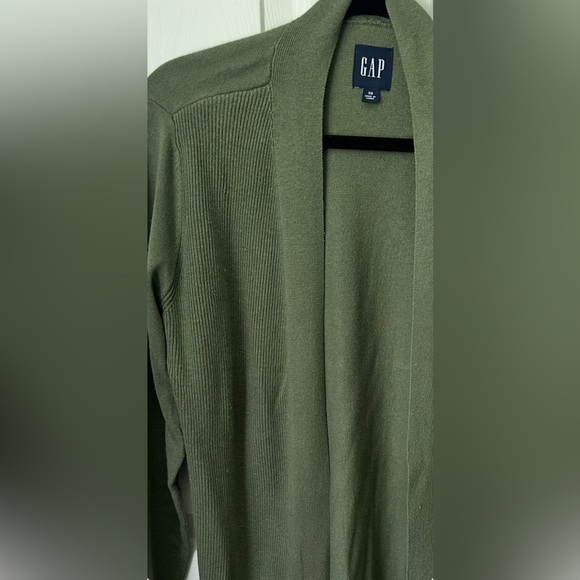 NWOT GAP Ribbed Cardigan. Size XS. - Picture 4 of 8